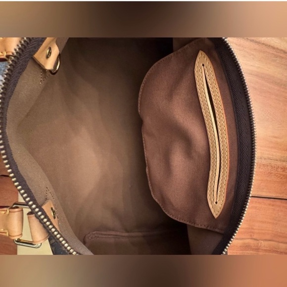 Louis Vuitton Speedy 35 Monogram Canvas Like New - Discontinued - Picture 8 of 15